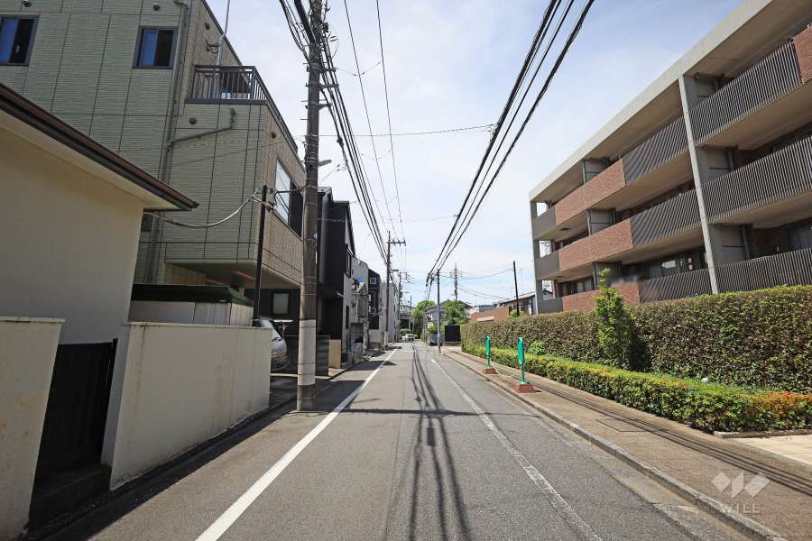 敷地南西側の前面道路