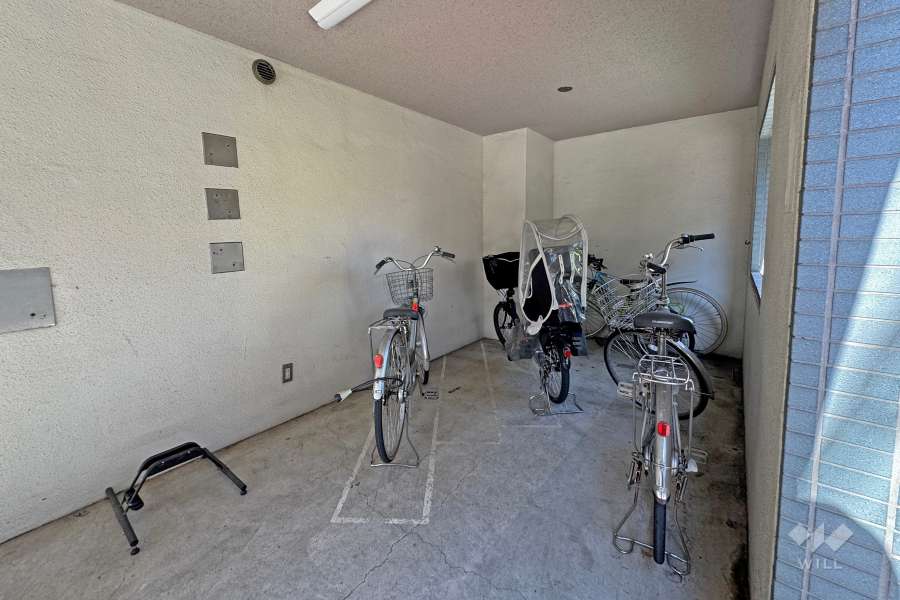 屋内に設けられた駐輪場