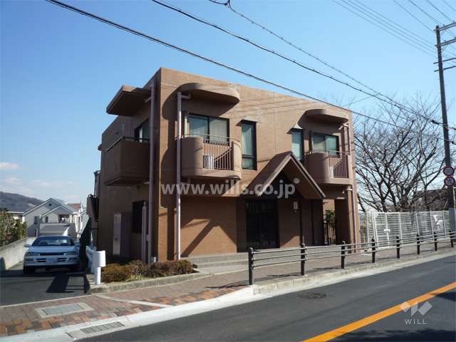 ユニヴェール花屋敷2号館の外観（西側から）