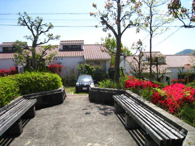 ベンチが設置されています