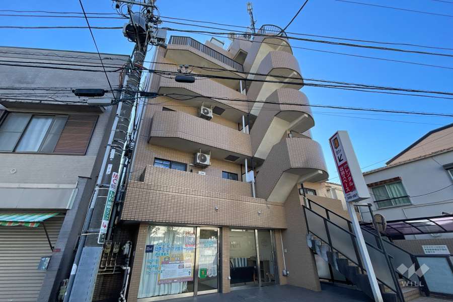 ロイヤルヒルズ西荻窪の外観（北東側から）