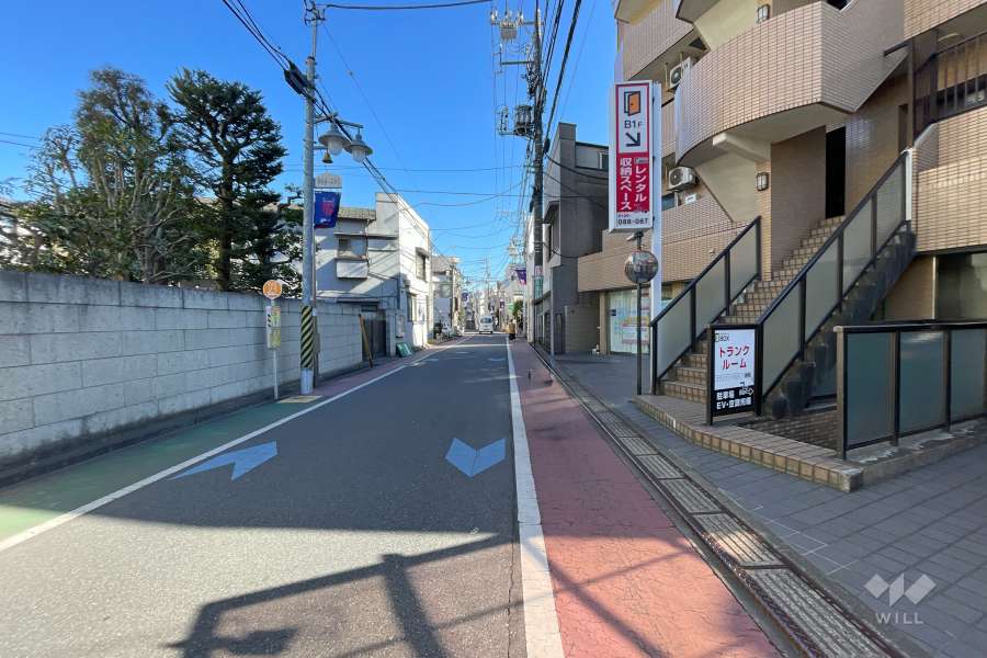 敷地北東側の前面道路　