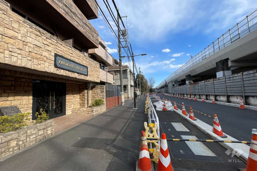 敷地南側の前面道路