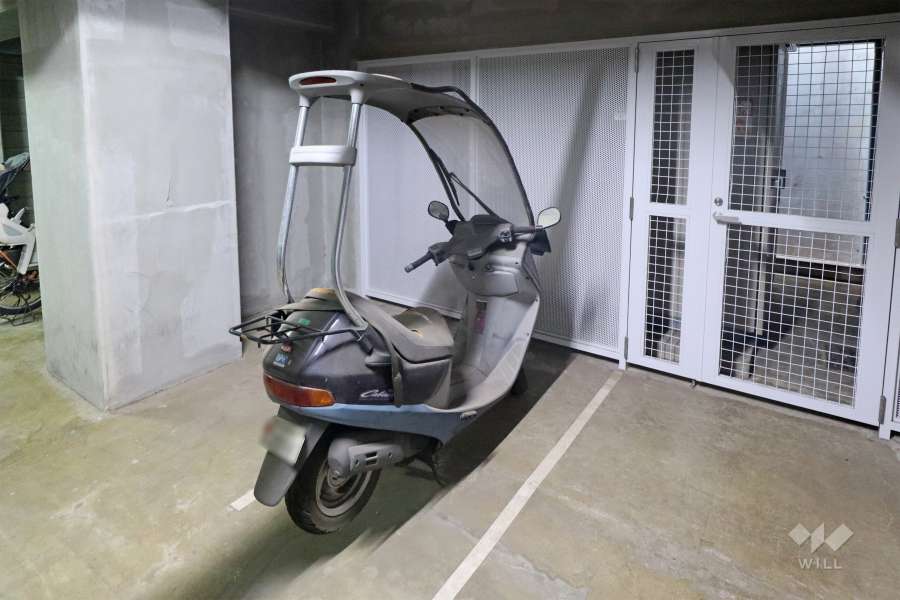 バイク置場　