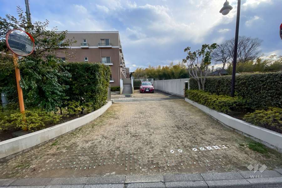駐車場の出入り口　　