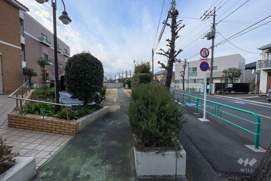 敷地北側の前面道路