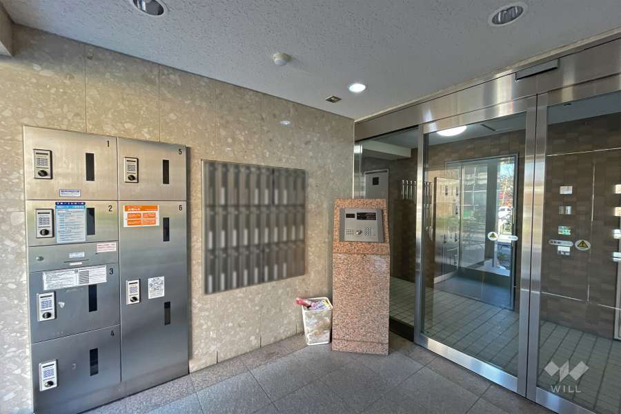 オートロック・宅配ボックス付き