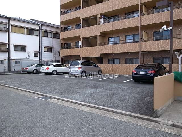 敷地内駐車場（屋外平面式）