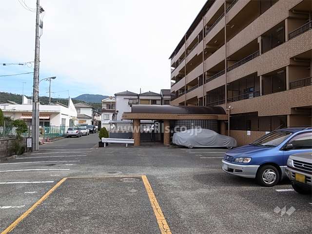 敷地内駐車場（屋外平面式）