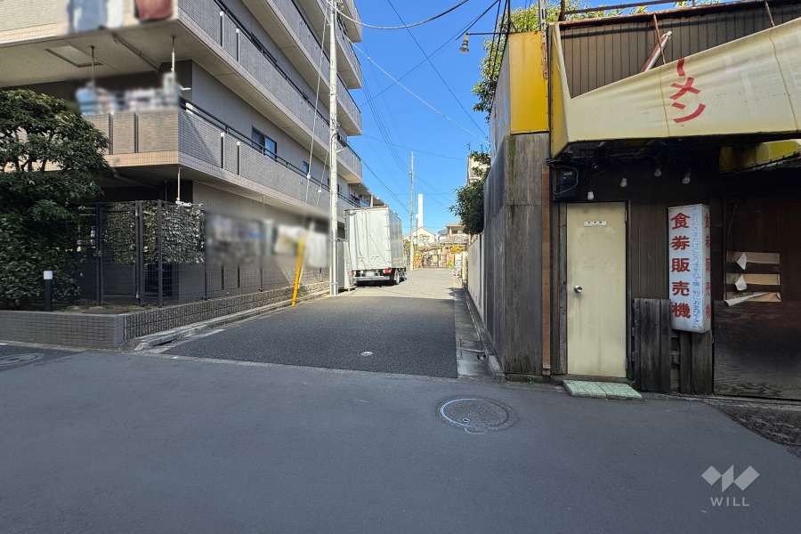 敷地東側の前面道路