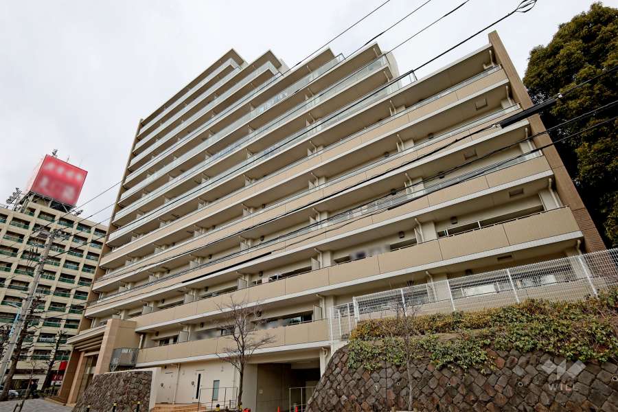 ベリスタ高井戸駅前の外観（南東側から）