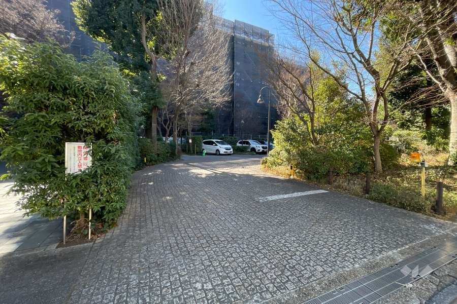 駐車場の出入口