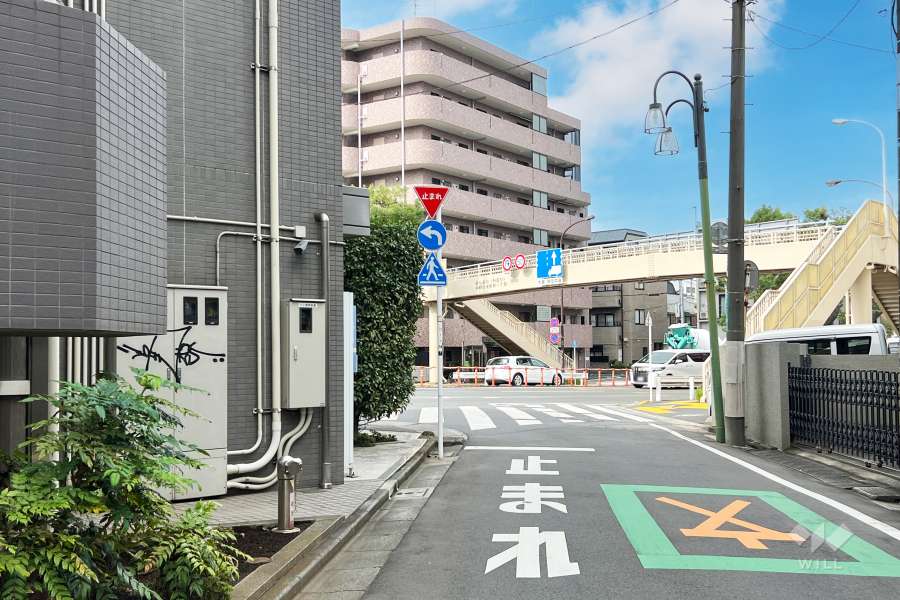 敷地北東側の前面道路