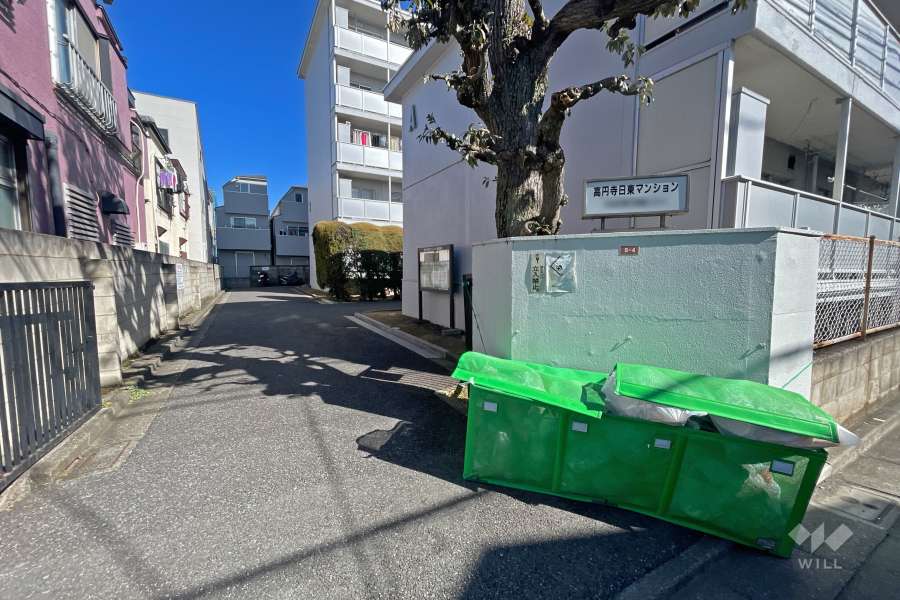 敷地入り口