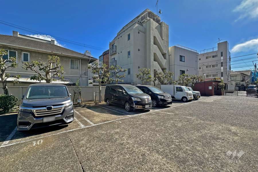 敷地内駐車場（屋外平面式）
