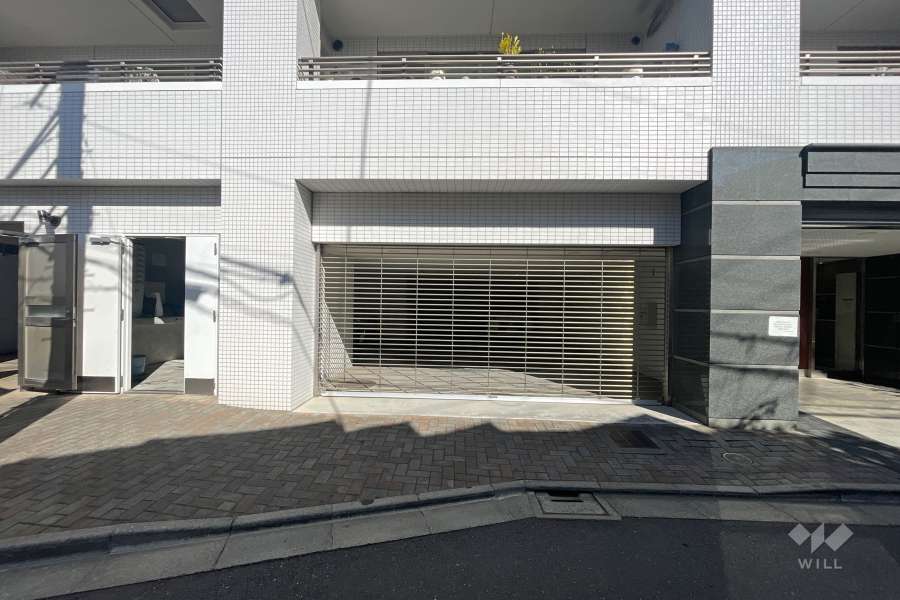 駐車場の出入り口（リングシャッター付き）