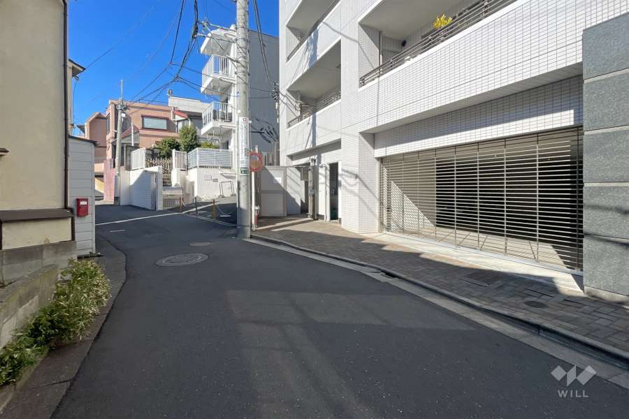 敷地南側の前面道路　