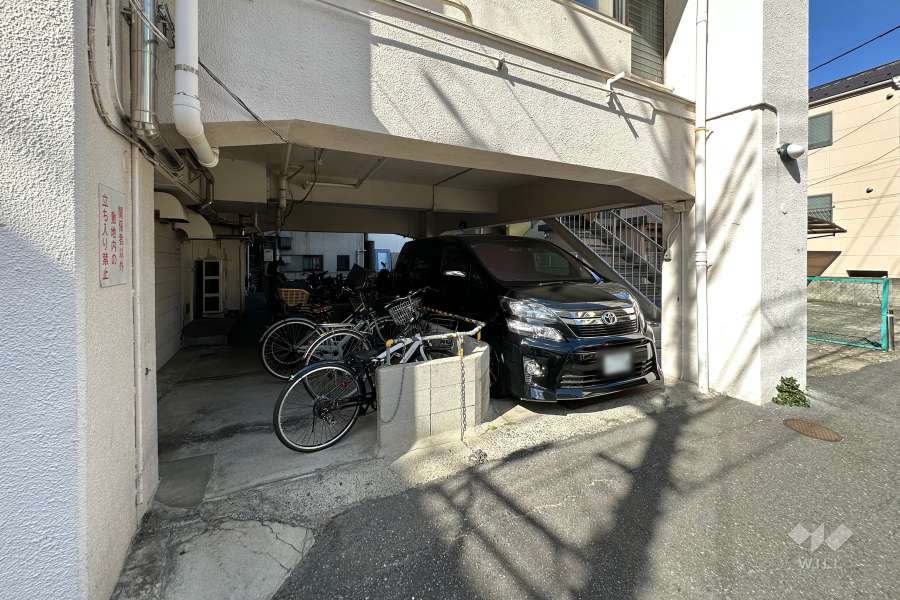 敷地内駐車場（屋内平面式）