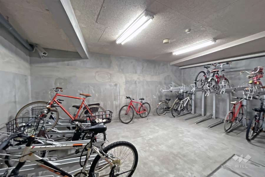 屋内に設けられた駐輪場