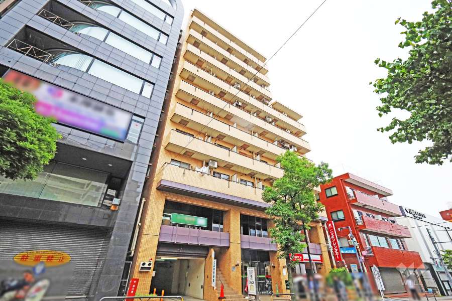 ライオンズマンション高円寺北の外観（南西側から）
