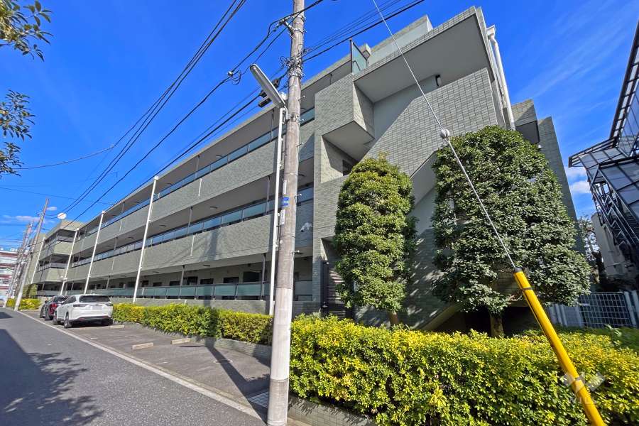 グランヴェール高円寺イーストの外観（南西側から）