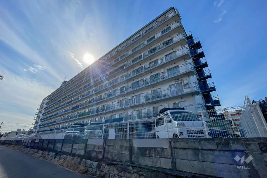 秀和高円寺レジデンスの外観（北東側から）