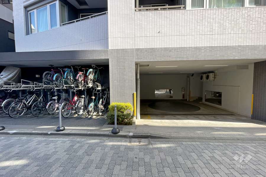 敷地内駐車場（屋内機械式）・駐輪場