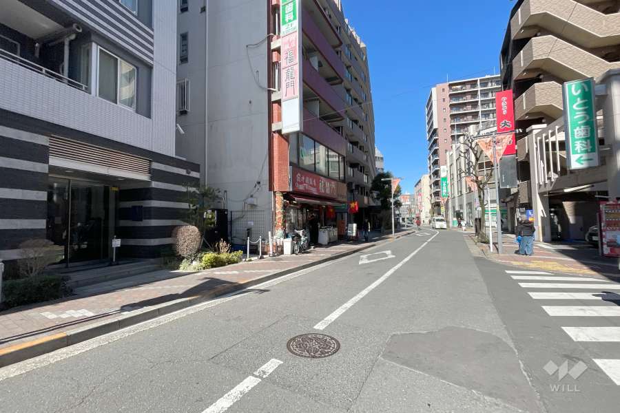 敷地東側の前面道路
