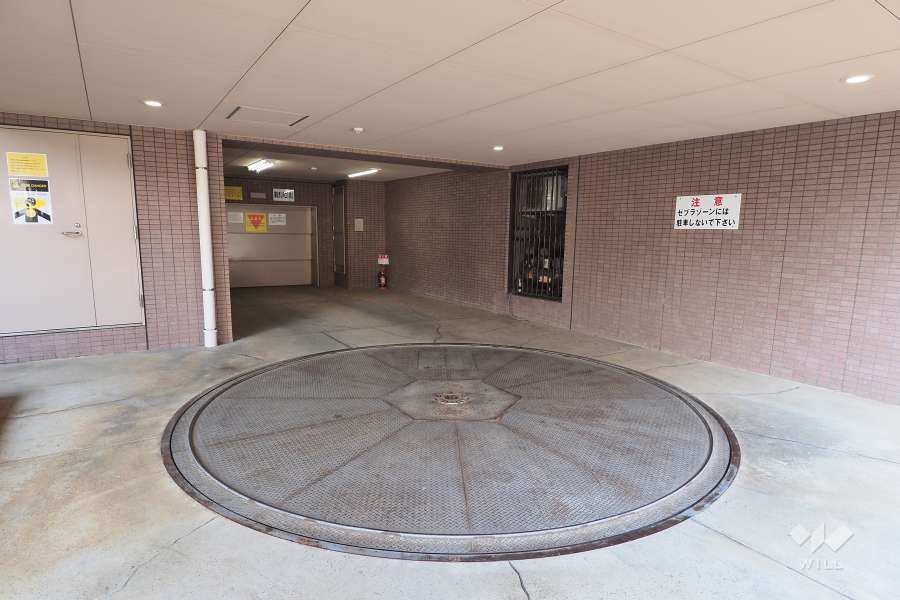 敷地内駐車場（屋内機械式）