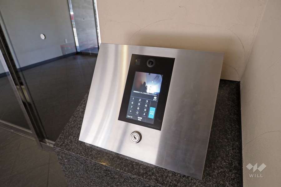 エントランスはオートロック付きです。