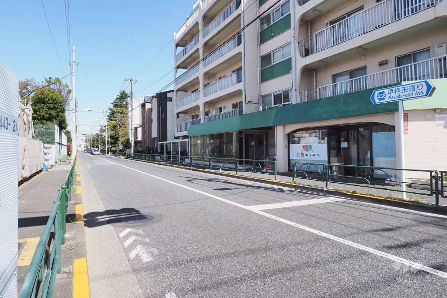 敷地北側の前面道路