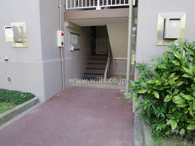 住戸入口（共用ポスト）