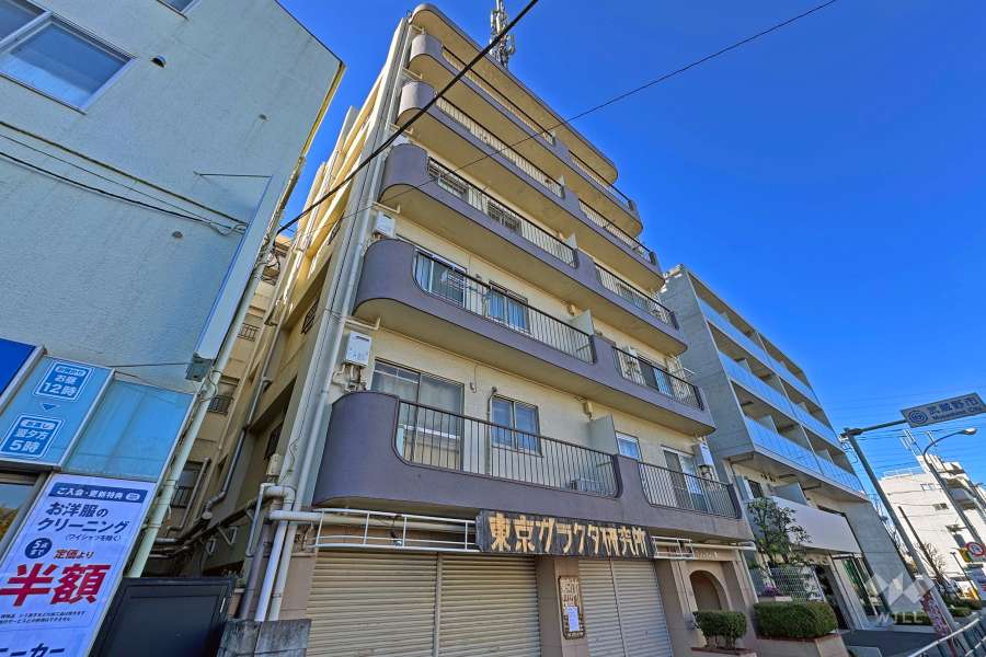 マンション三鷹台の外観（北東側から）