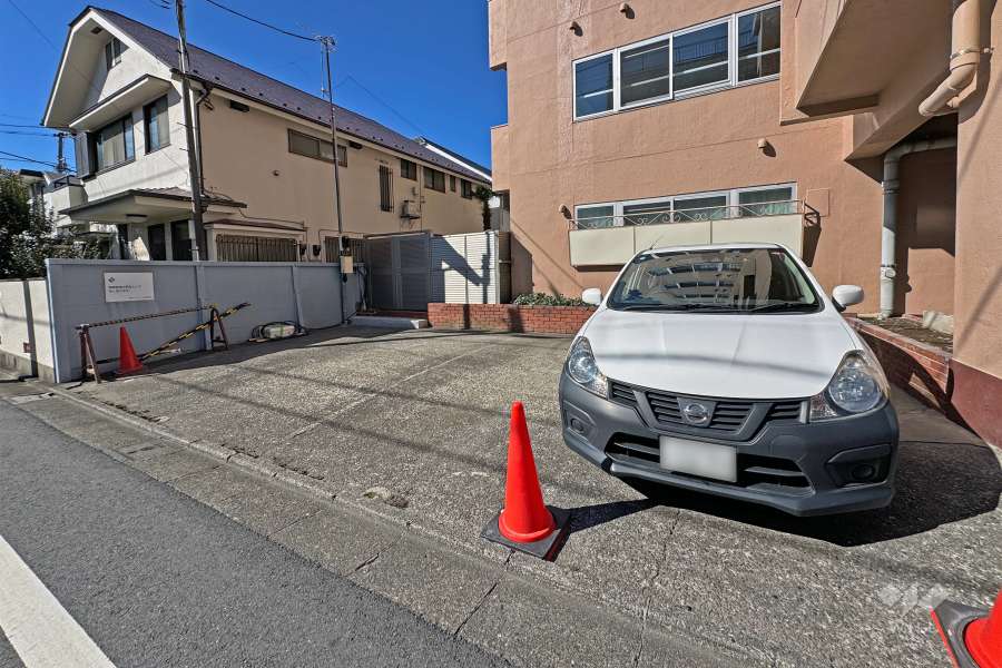 敷地内駐車場（屋外平面式）