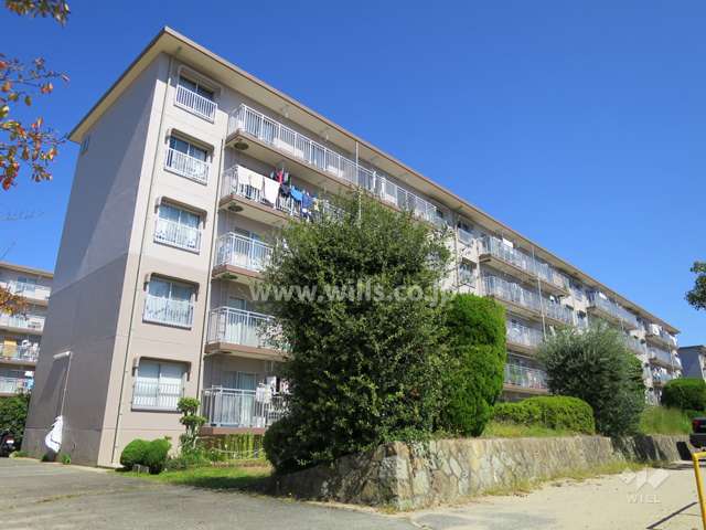 公社清和台住宅１１号棟の外観（南西側から）