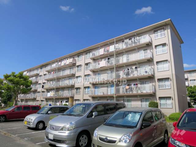 公社清和台住宅１２号棟の外観（南東側から）