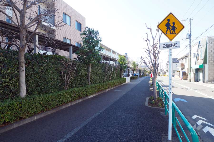 敷地北側の前面道路
