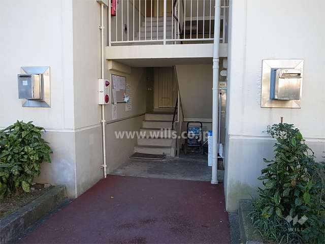 住戸入口（共用ポスト）