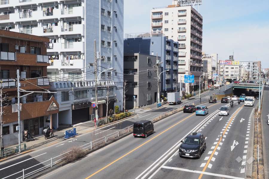 敷地東側の前面道路