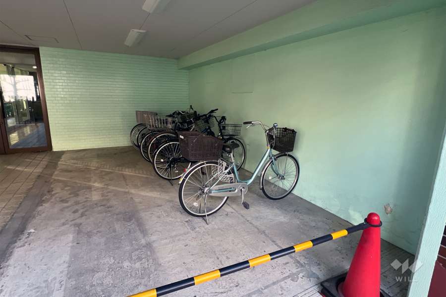 屋内に設けられた駐輪場