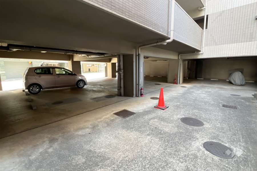 敷地内駐車場（屋内平面式）