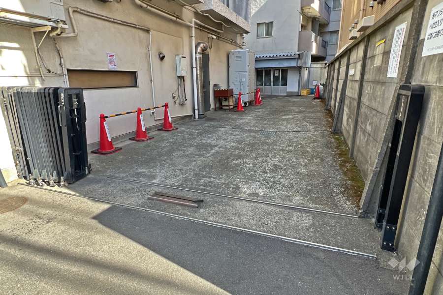 敷地内駐車場（屋外平面式）