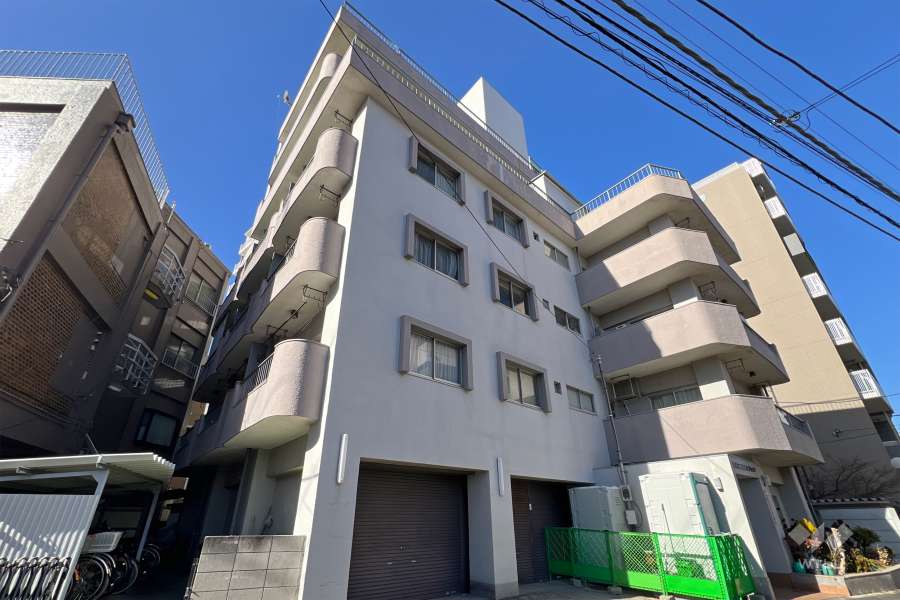 西荻第二国際マンションの外観（南東側から）