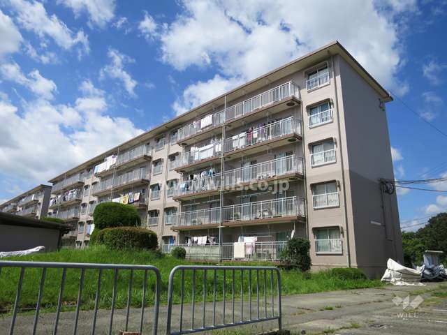 公社清和台住宅２１号棟の外観（南東側から）