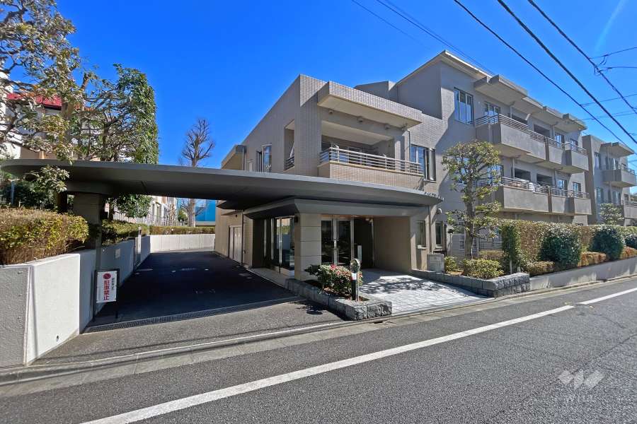 駐車場の出入り口