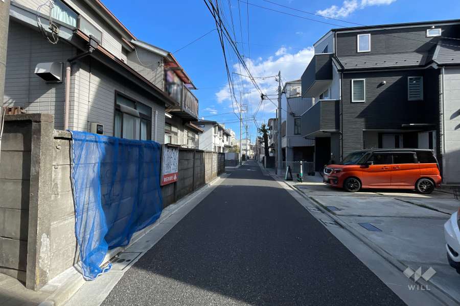 敷地南側の前面道路