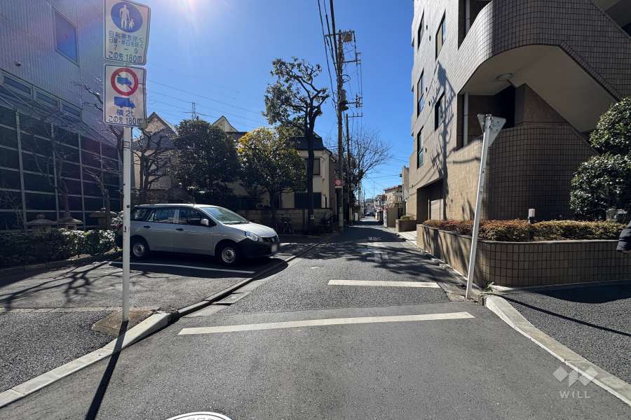 敷地南東側の前面道路