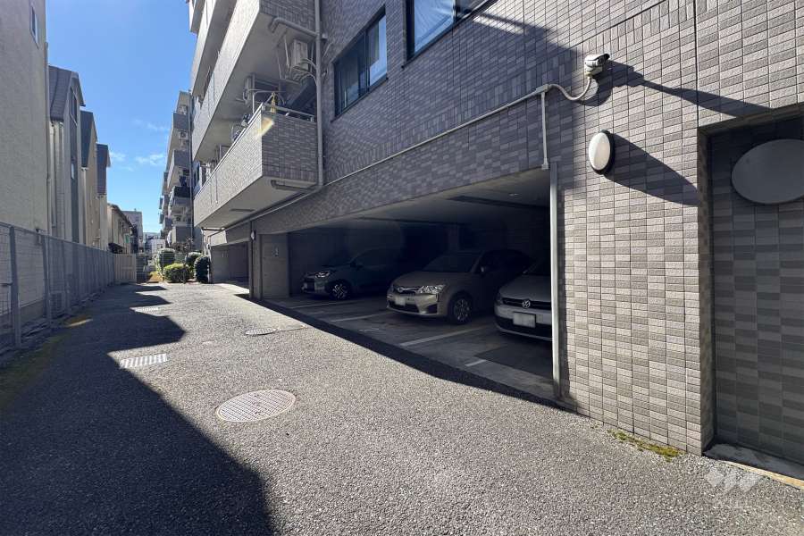 敷地内駐車場（屋内平面式）