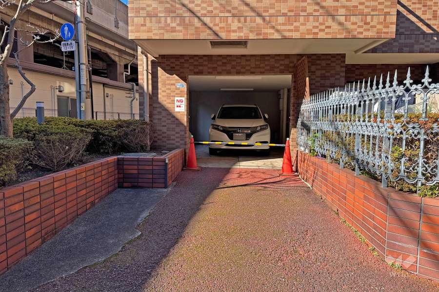 敷地内駐車場（屋内平面式）