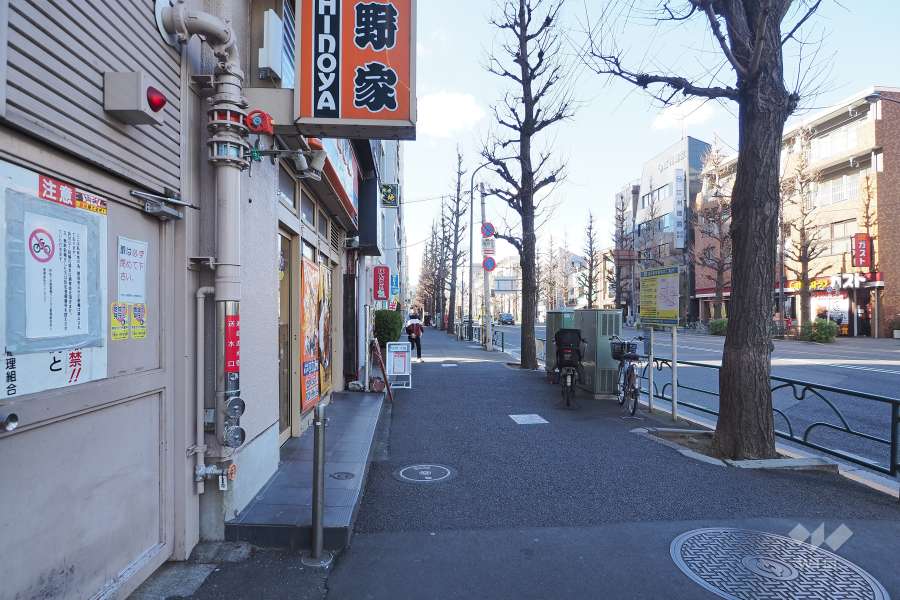 敷地北東側の前面道路